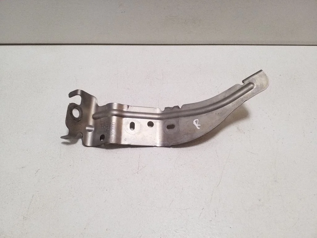Kita variklio skyriaus detalė