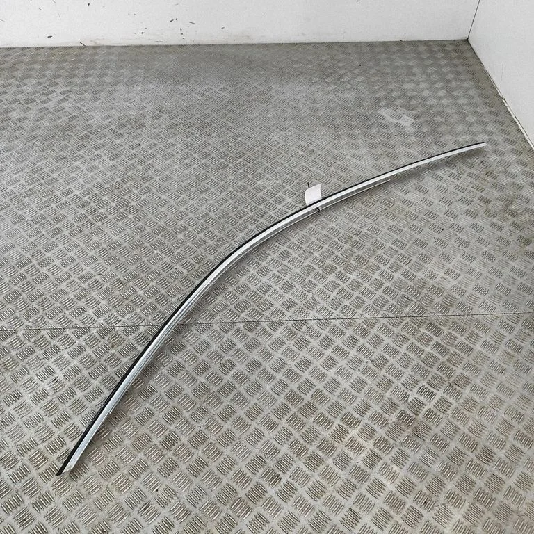 Roof trim bar molding cover 8W6853703C