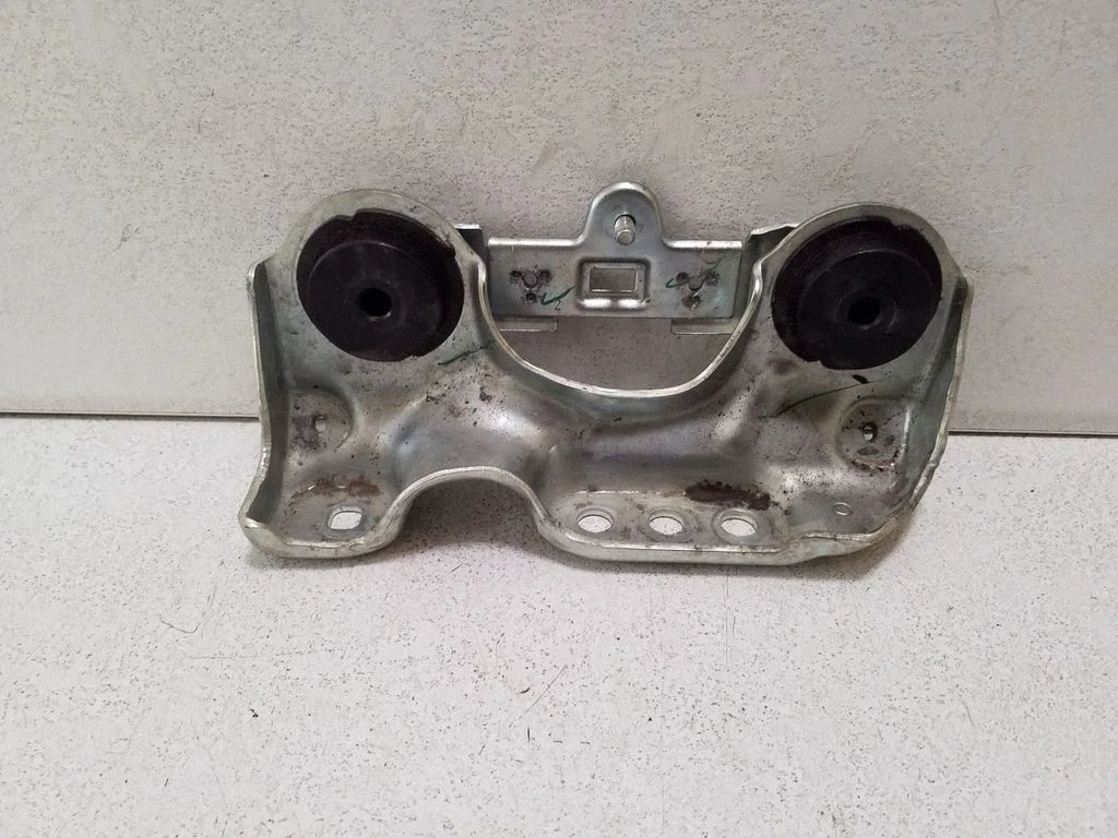 Kita variklio skyriaus detalė