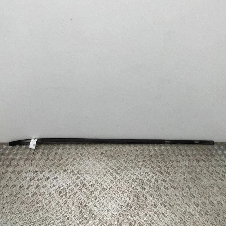 Listwa dachowa A2476901800