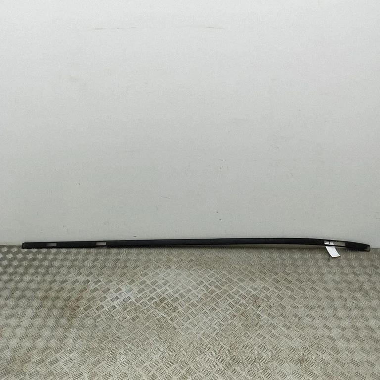 Listwa dachowa A2476902400