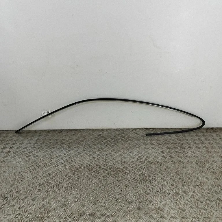Jumta apdares līste „moldings" 9W83291A33AA