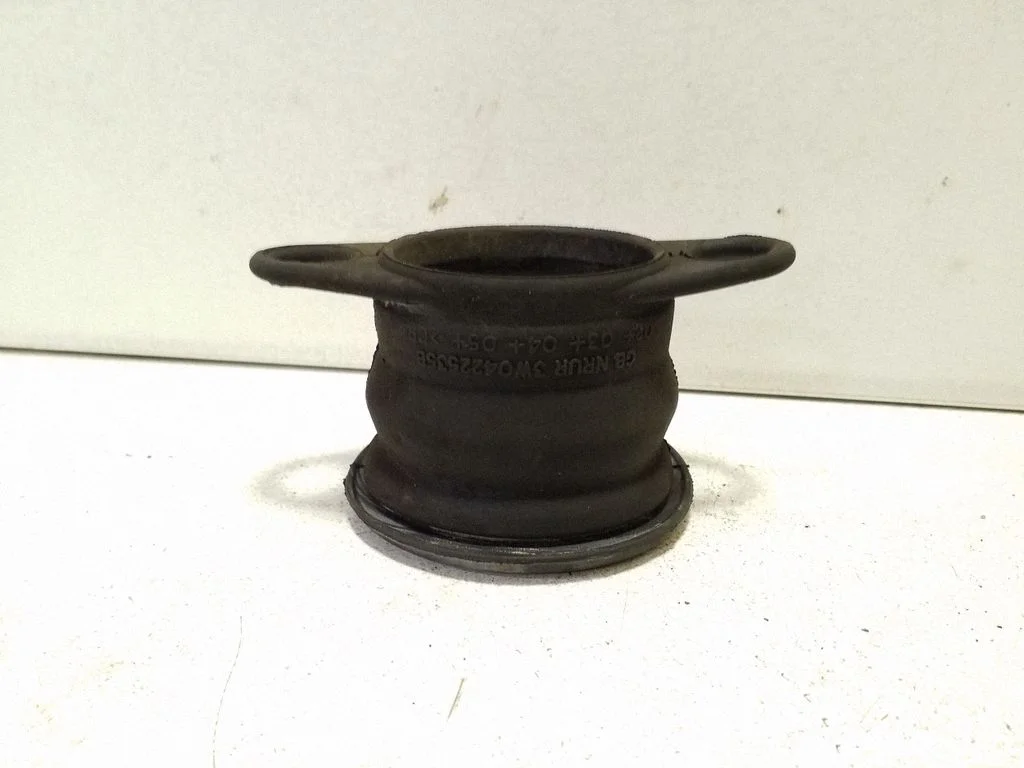Muu mootoriruumi osa 3W0422535B