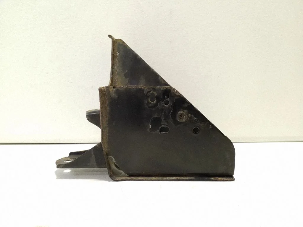 Other engine bay part