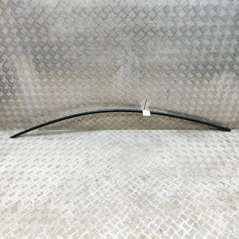 Jumta apdares līste „moldings" 4G8853703