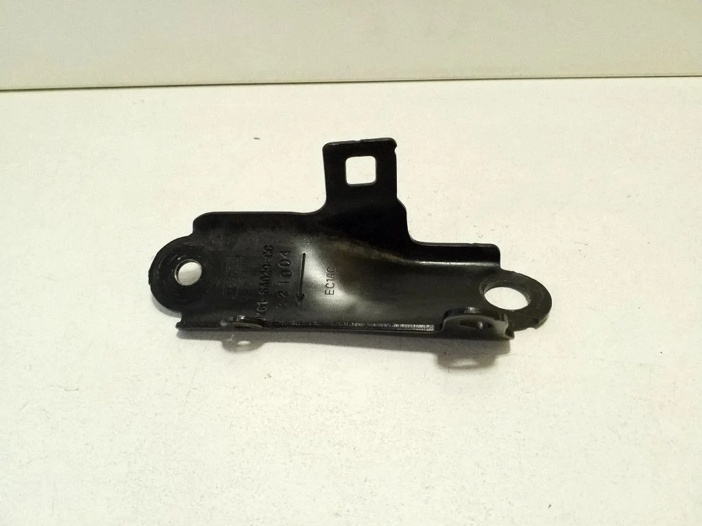 Muu mootoriruumi osa JX616A029CC