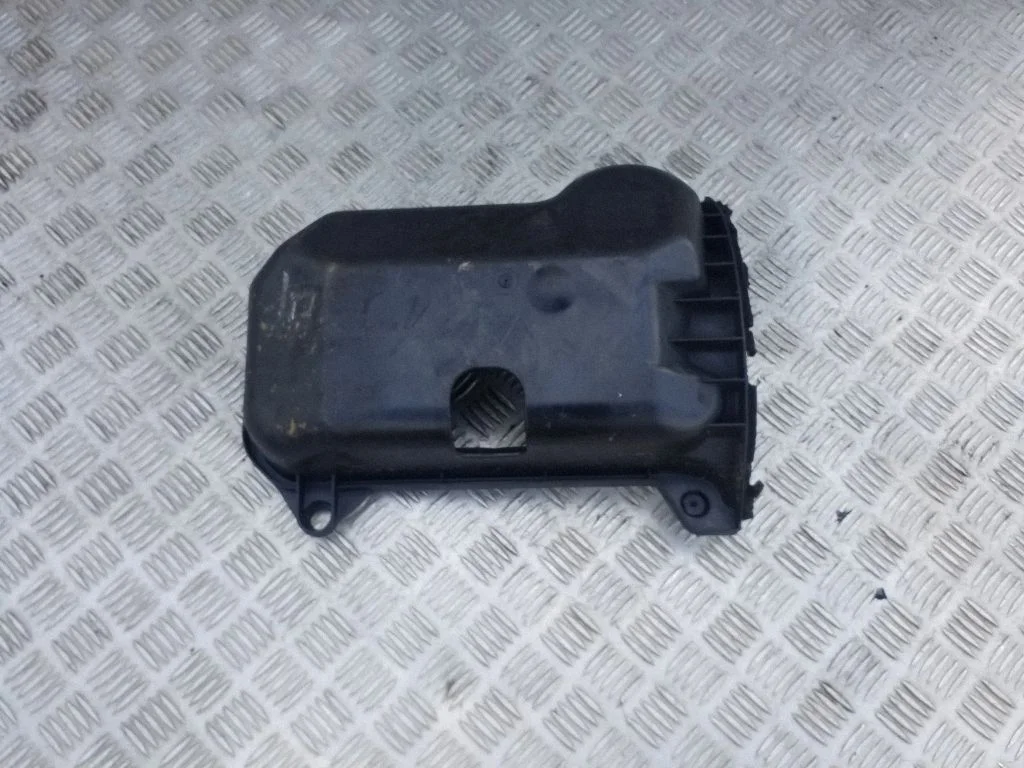 Cita motora nodalījuma detaļa 028103660