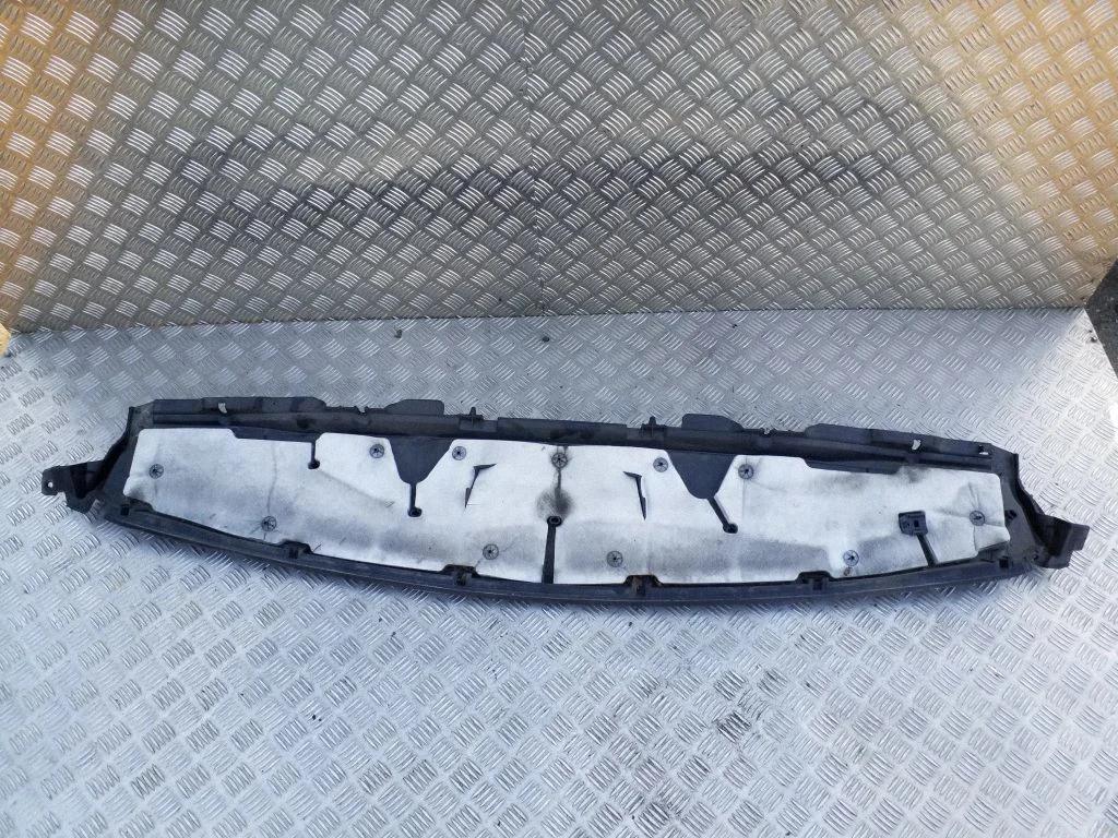 Kita variklio skyriaus detalė