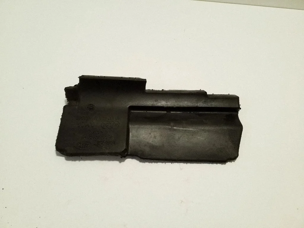 Kita variklio skyriaus detalė