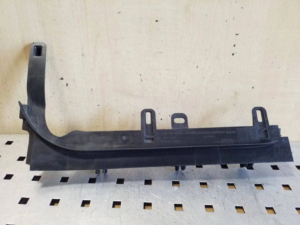 Other engine bay part – Mercedes-Benz GLC-Class C253 (2016-)