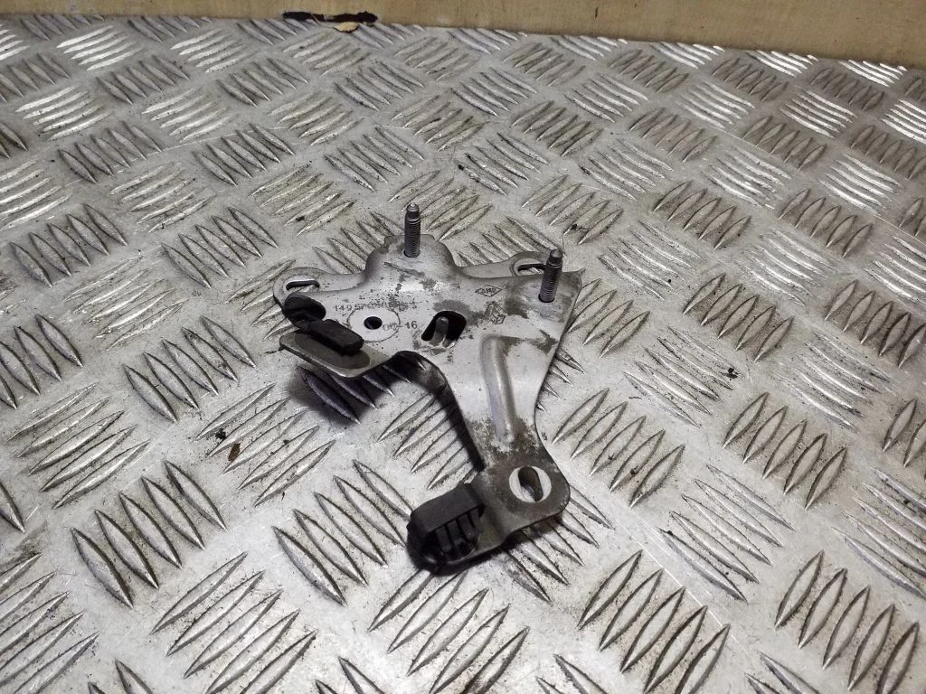 Other engine bay part 149578486R