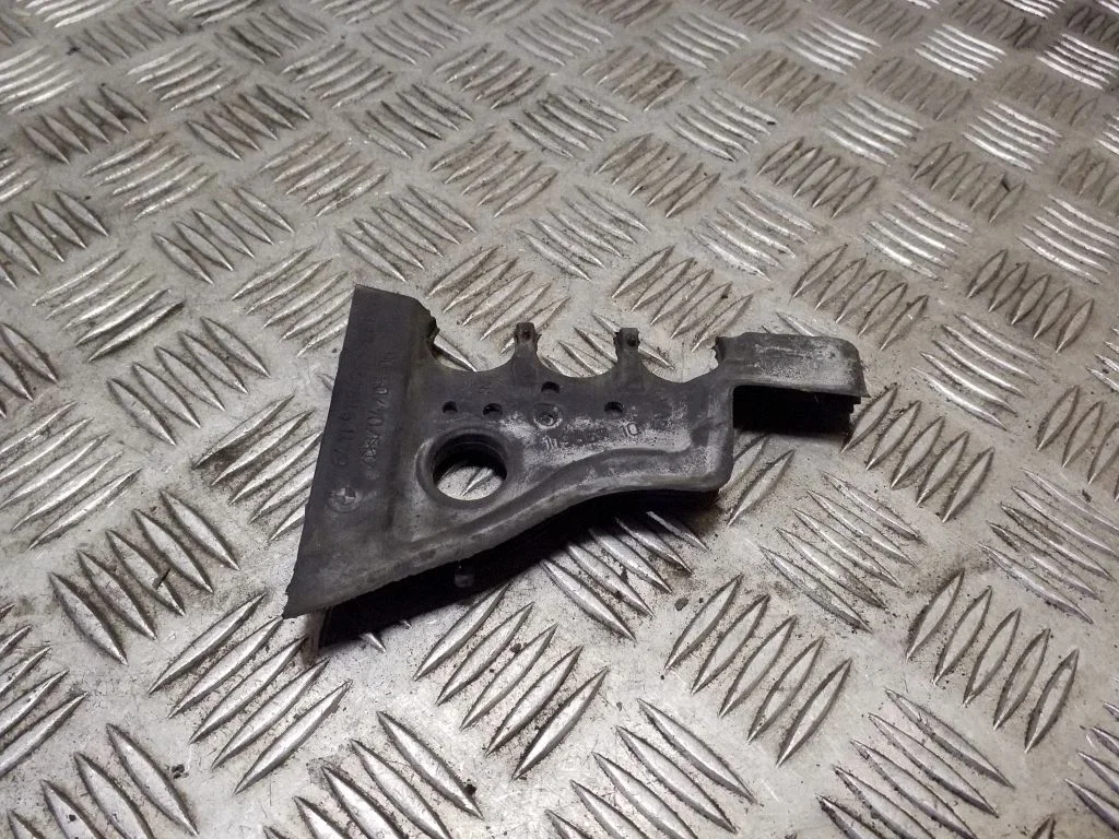 Other engine bay part 64119119425