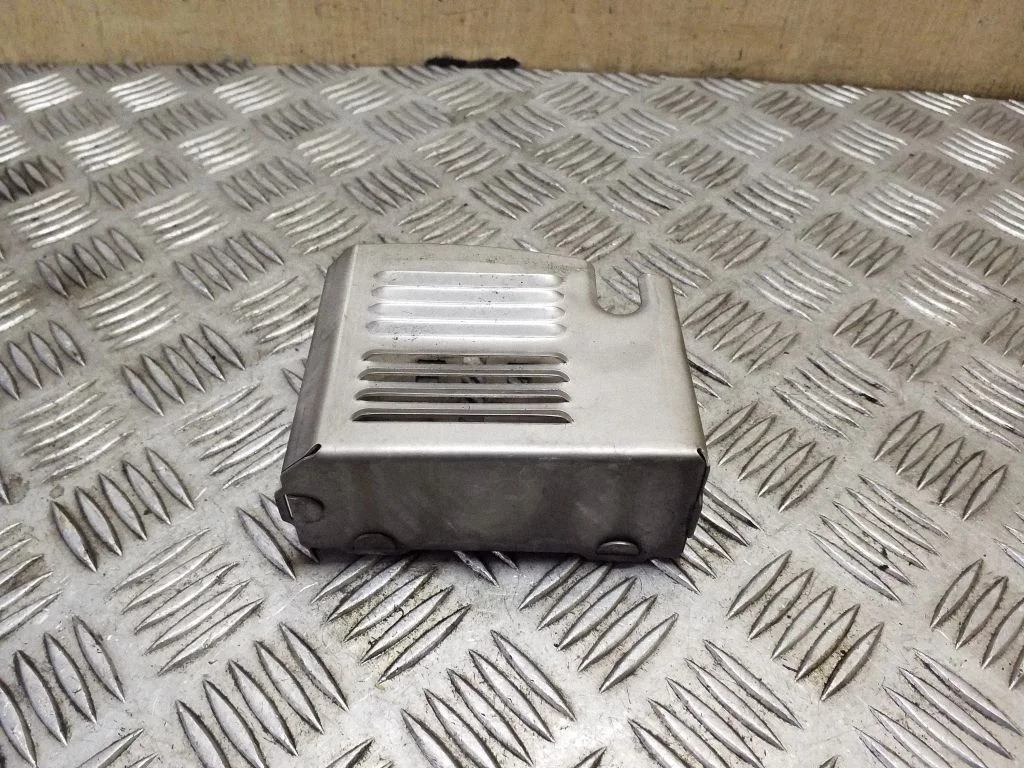 Other engine bay part 8J0951287