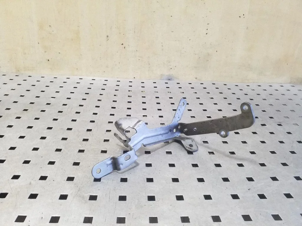 Kita variklio skyriaus detalė