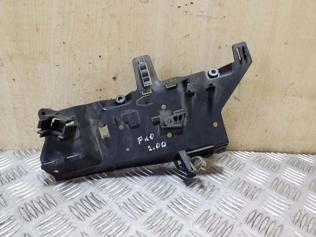 Other engine bay part 13627811112