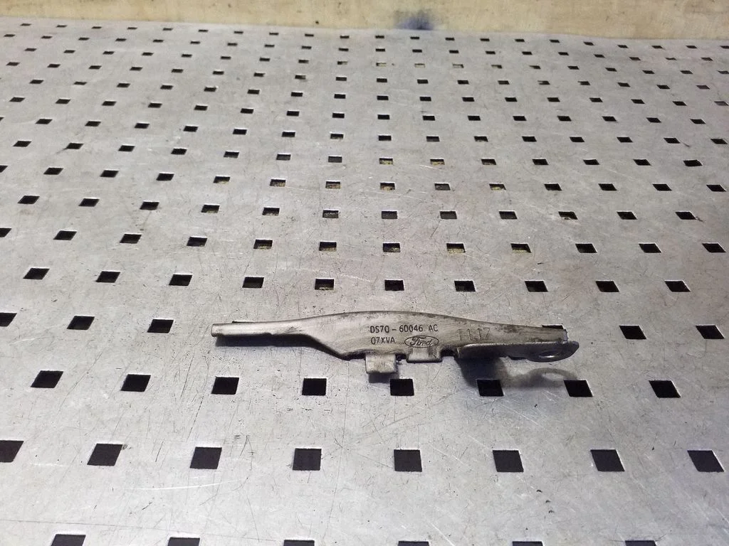 Kita variklio skyriaus detalė