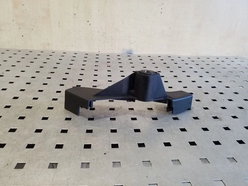 Other engine bay part 3M5Q6D046EB