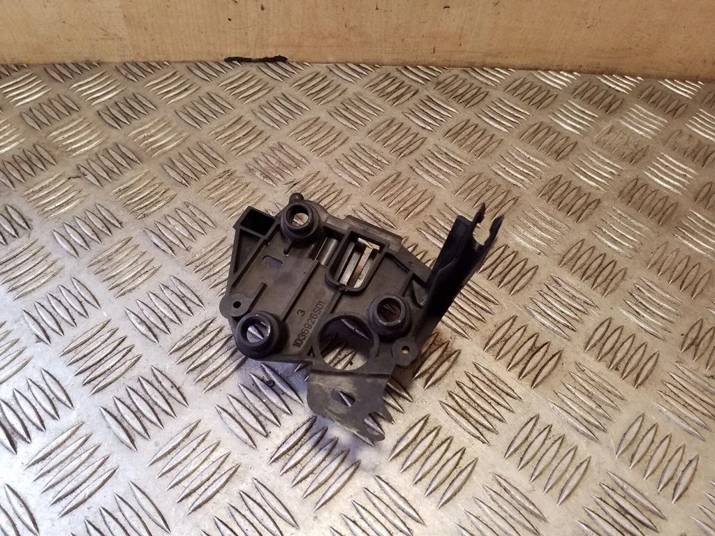 Other engine bay part – Ford Kuga I (2008-2012)