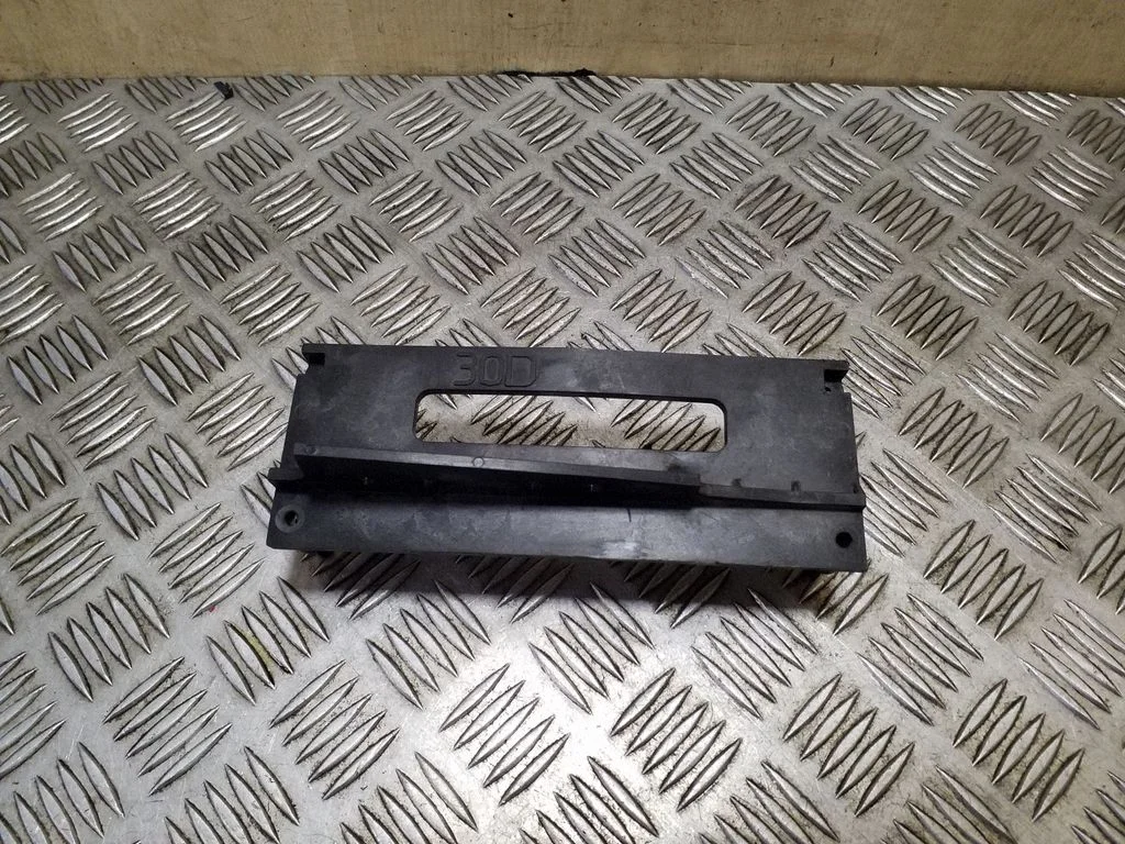 Kita variklio skyriaus detalė
