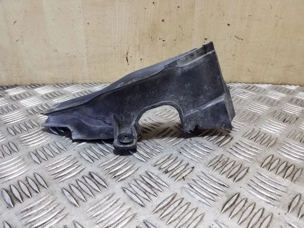Kita variklio skyriaus detalė