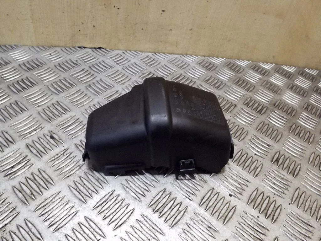 Cita motora nodalījuma detaļa 03C145851G