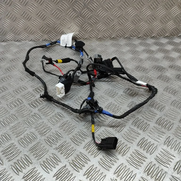 Bagāžnieka vāka vadu instalācija 91655CV180