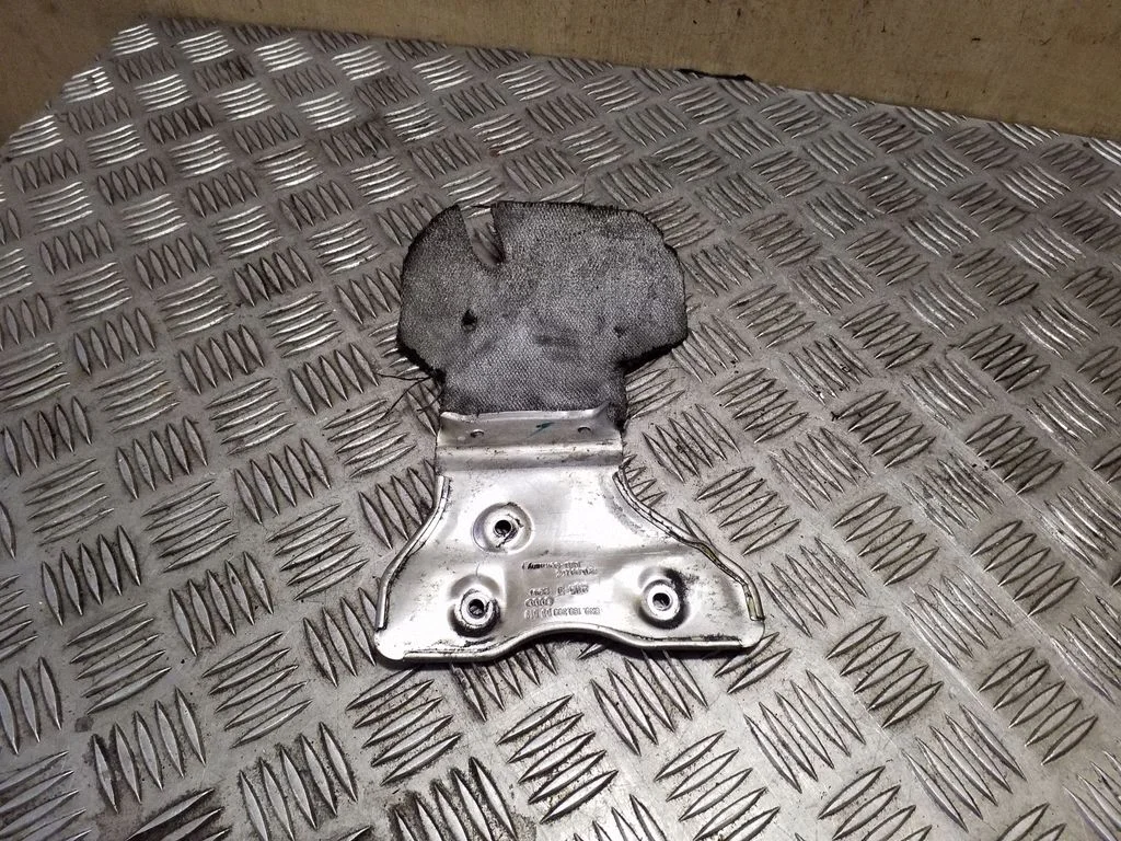 Other engine bay part 8K0199388BD