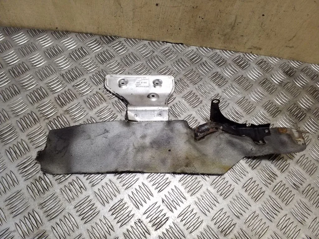 Cita motora nodalījuma detaļa 8K0199388AF