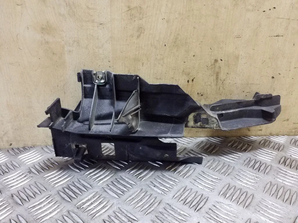 Kita variklio skyriaus detalė