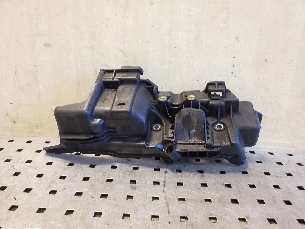Other engine bay part 175B15849R