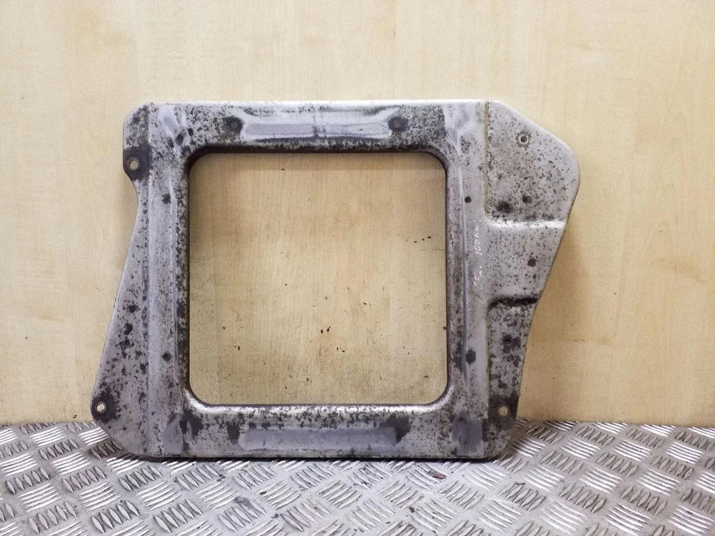 Other engine bay part