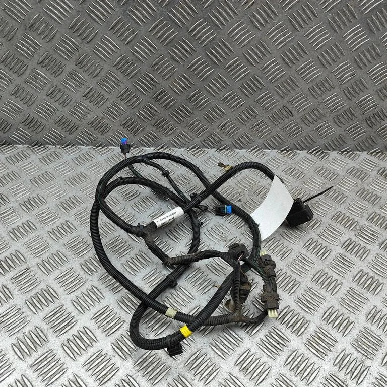 Parkošanās (PDC) sensoru vadu instalācija P32359182