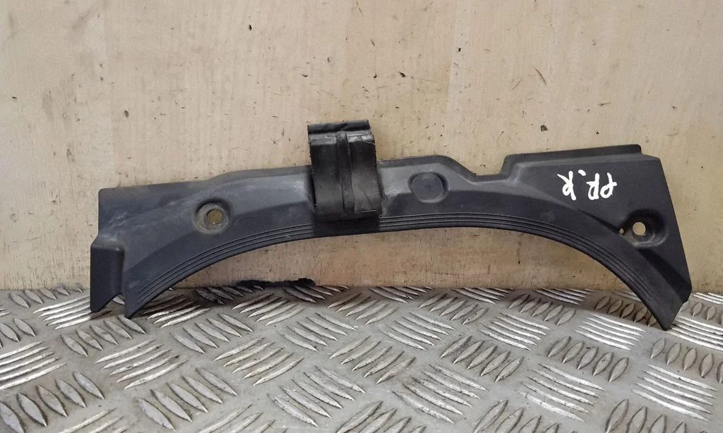 Kita variklio skyriaus detalė