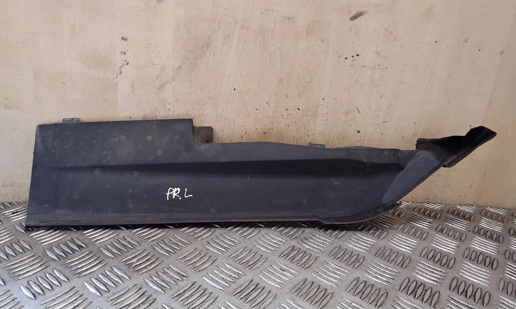 Kita variklio skyriaus detalė