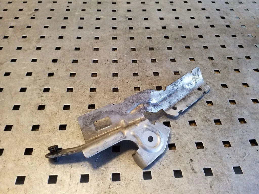 Other engine bay part 4G2971845B