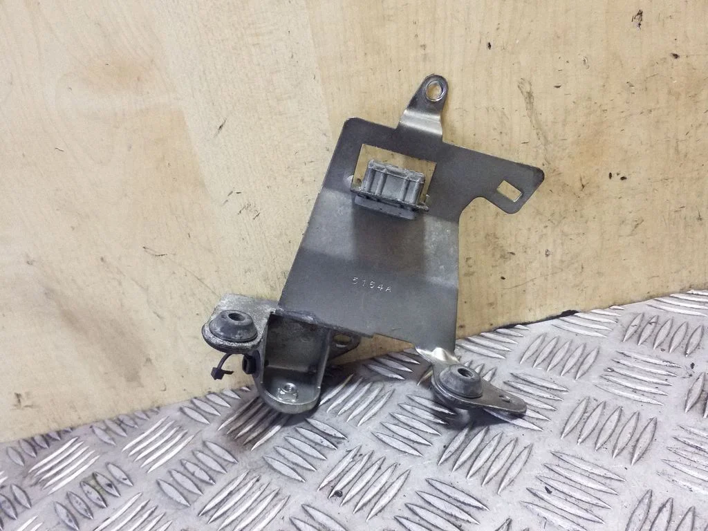 Other engine bay part