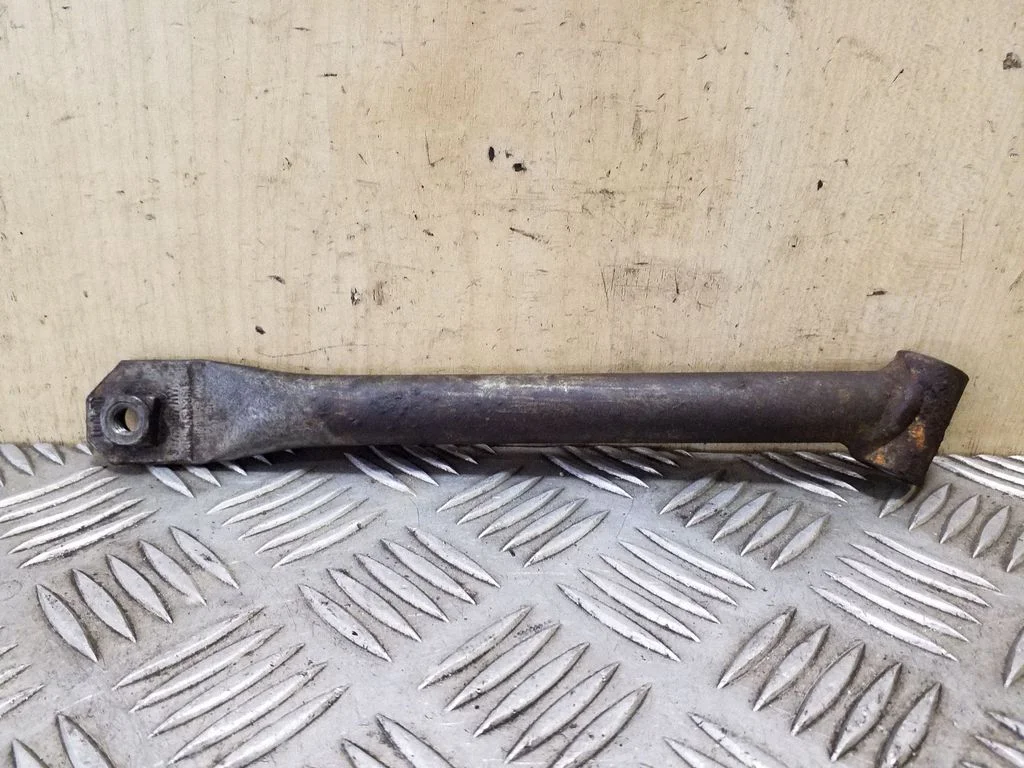 Other engine bay part 03G145535E