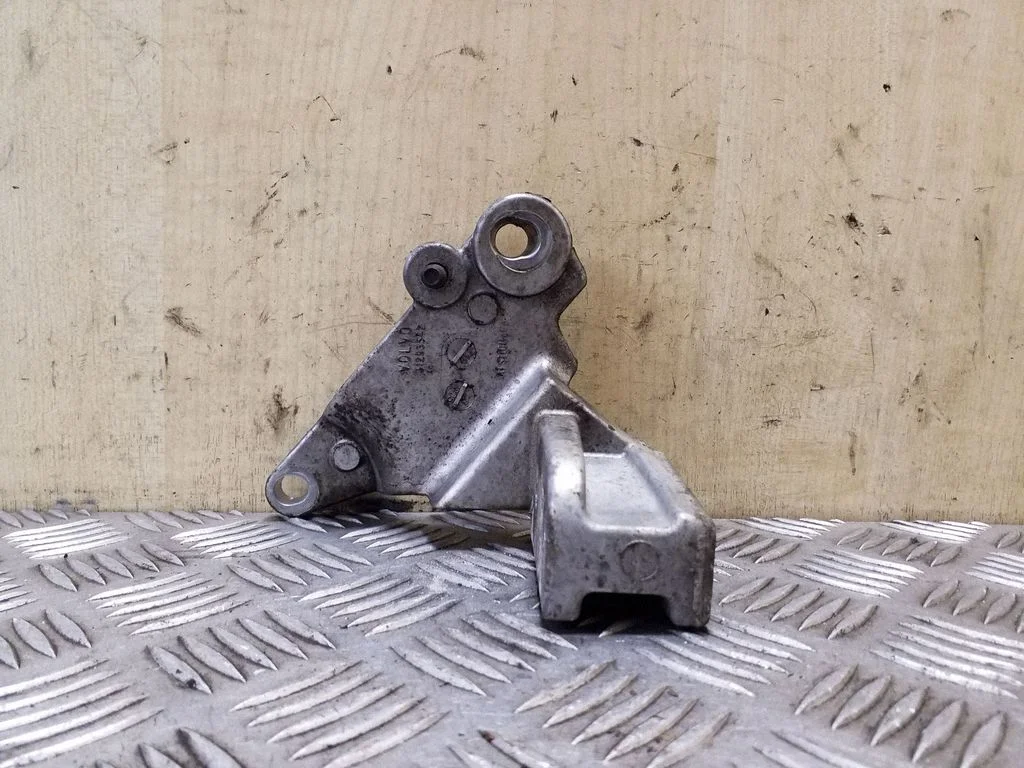 Cita motora nodalījuma detaļa 31293542
