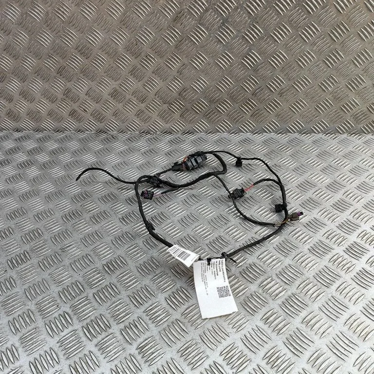 Parkošanās (PDC) sensoru vadu instalācija 657971065