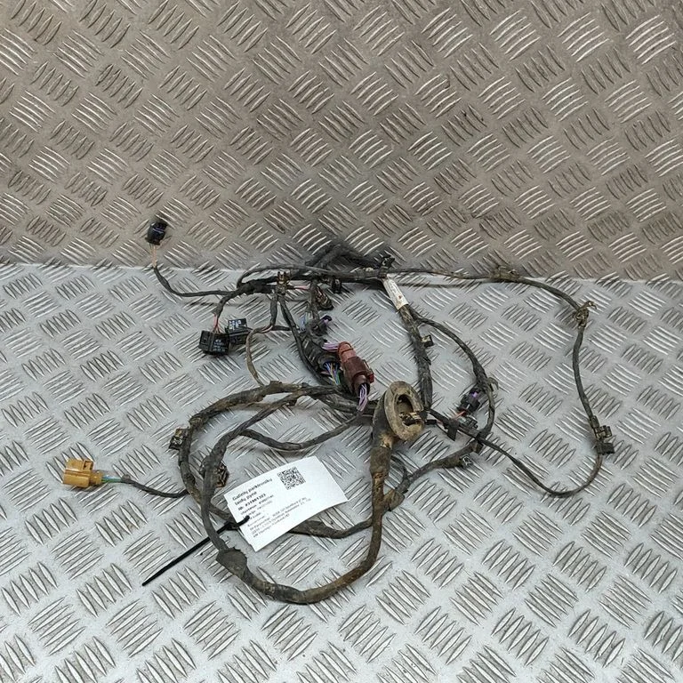 Parkošanās (PDC) sensoru vadu instalācija 83F971104AB