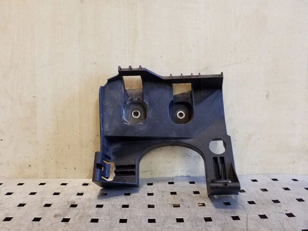 Other engine bay part 8J0907361