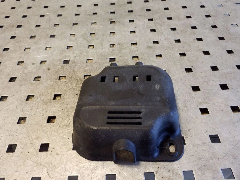 Other engine bay part 8J0971830