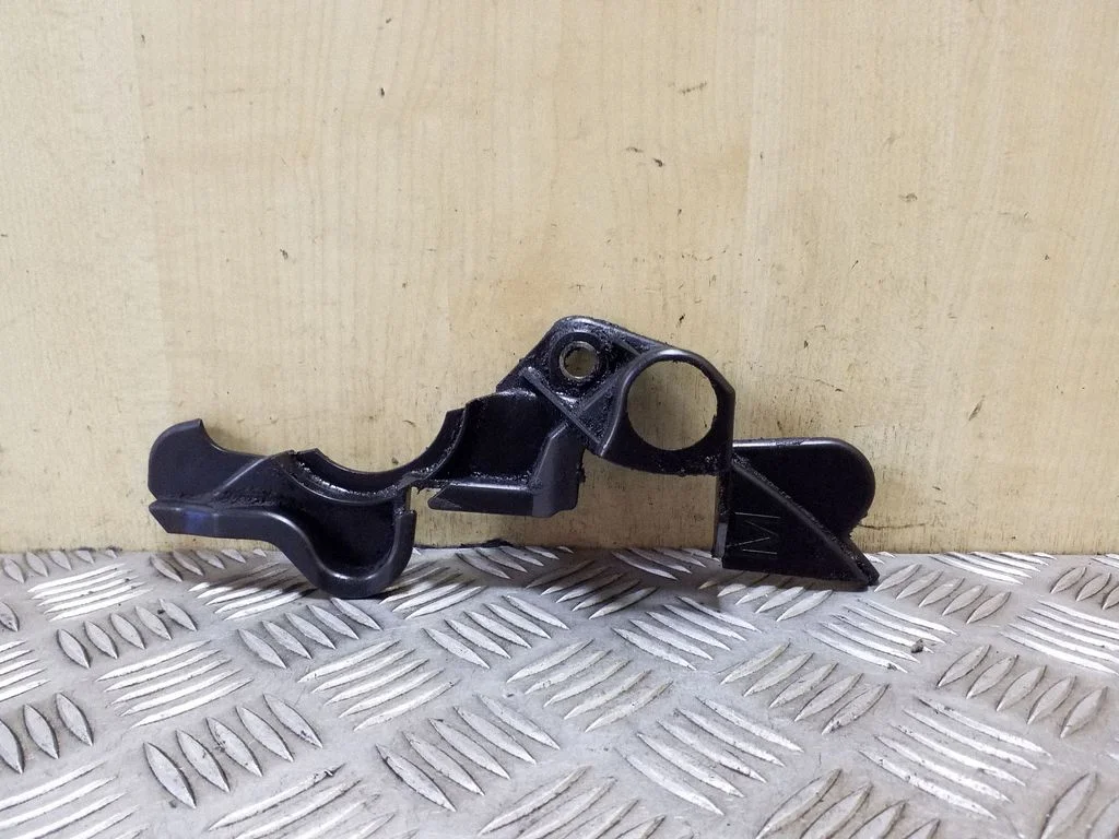 Cita motora nodalījuma detaļa 7G9211004BB