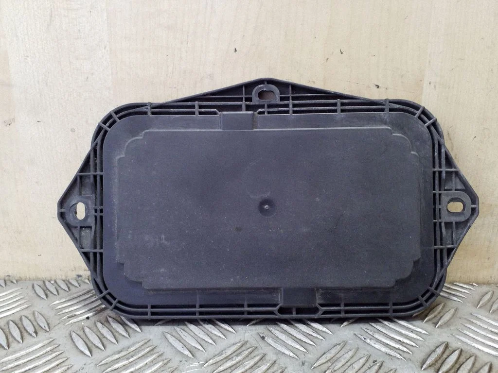 Kita variklio skyriaus detalė