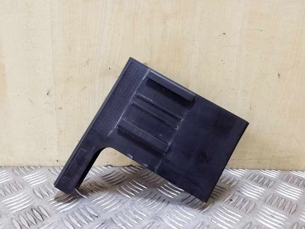 Kita variklio skyriaus detalė