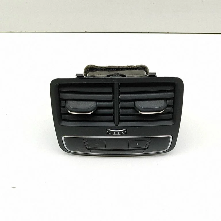 Cita centrālās konsoles (tuneļa) detaļa 8W0819203