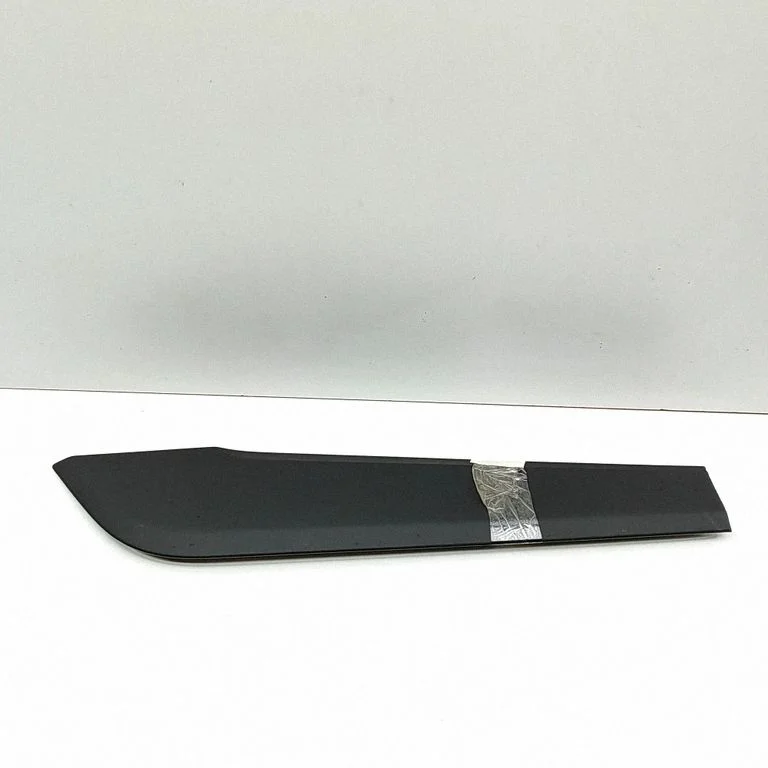 Cita centrālās konsoles (tuneļa) detaļa 9J1863045A