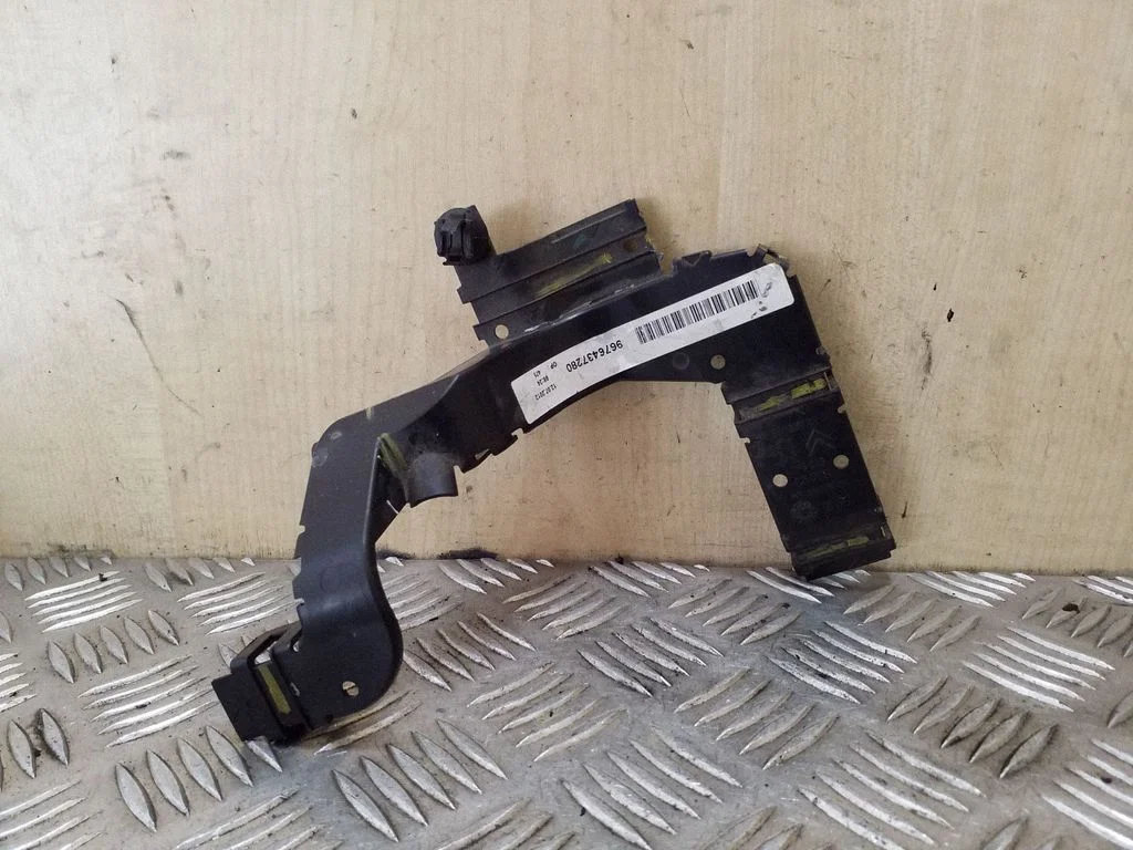 Kita variklio skyriaus detalė
