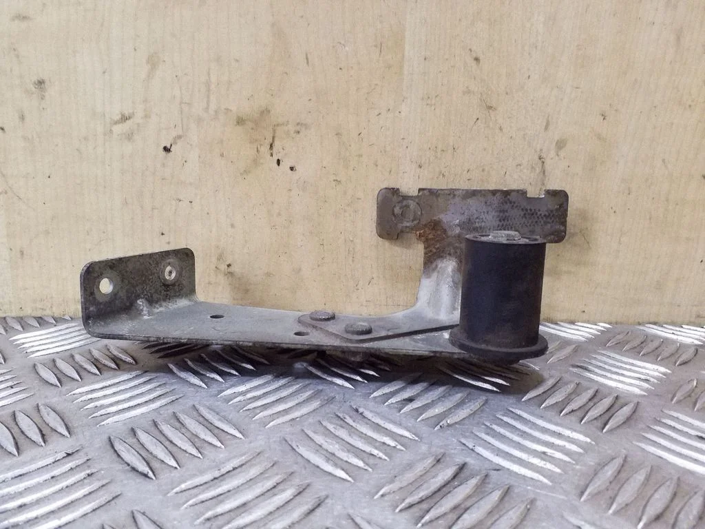 Kita variklio skyriaus detalė