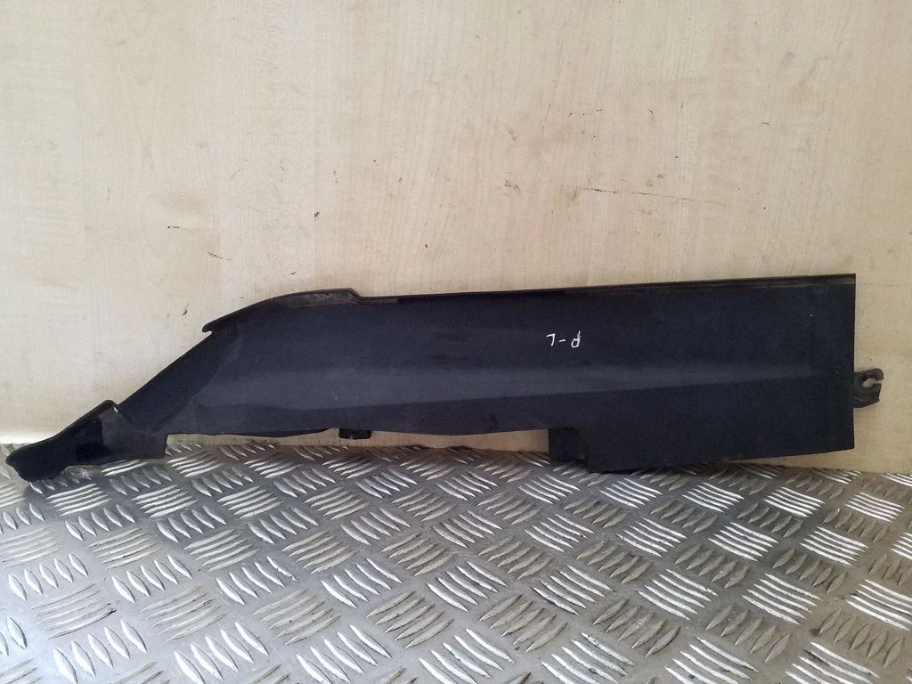 Kita variklio skyriaus detalė